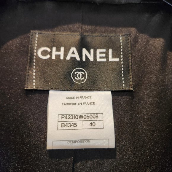COPY - Authentic CHANEL Coat - Picture 6 of 10